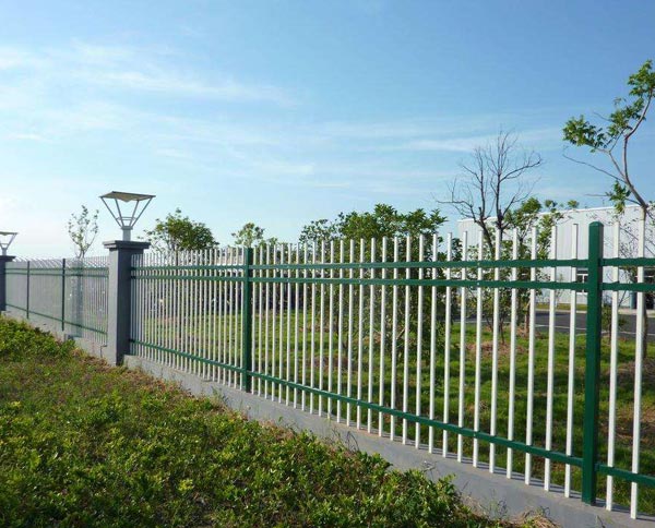 十堰鋅鋼護(hù)欄會(huì)生銹嗎？生銹是什么原因造成